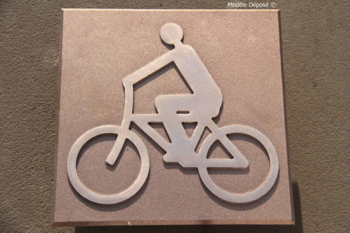 Dalle Logo Vélo© 300x300 bronze