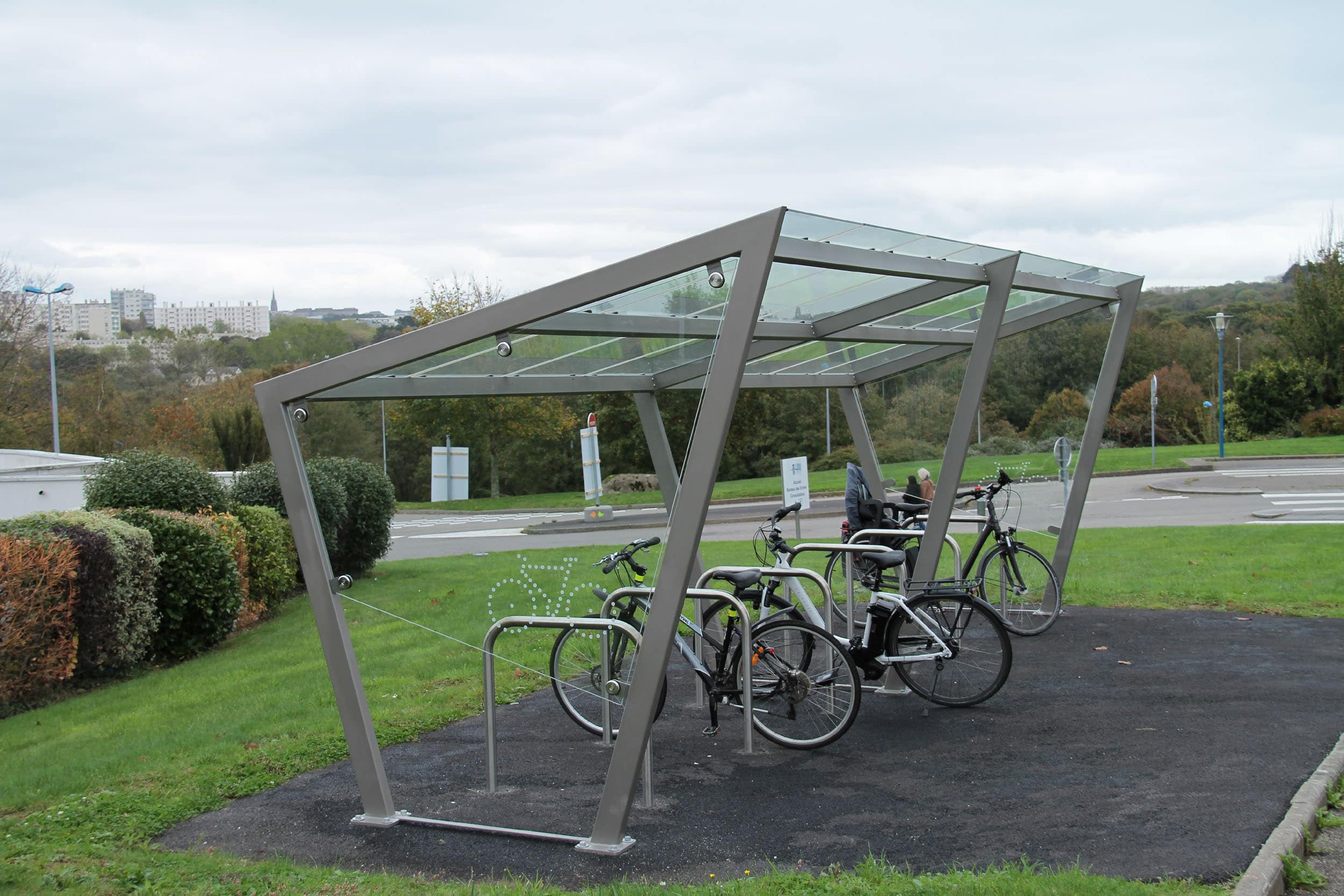 Abri velos EDGE EDG150-02 19 m2 (2,5 × 7,7 m) toit en verre et appuis vélos « s36 »