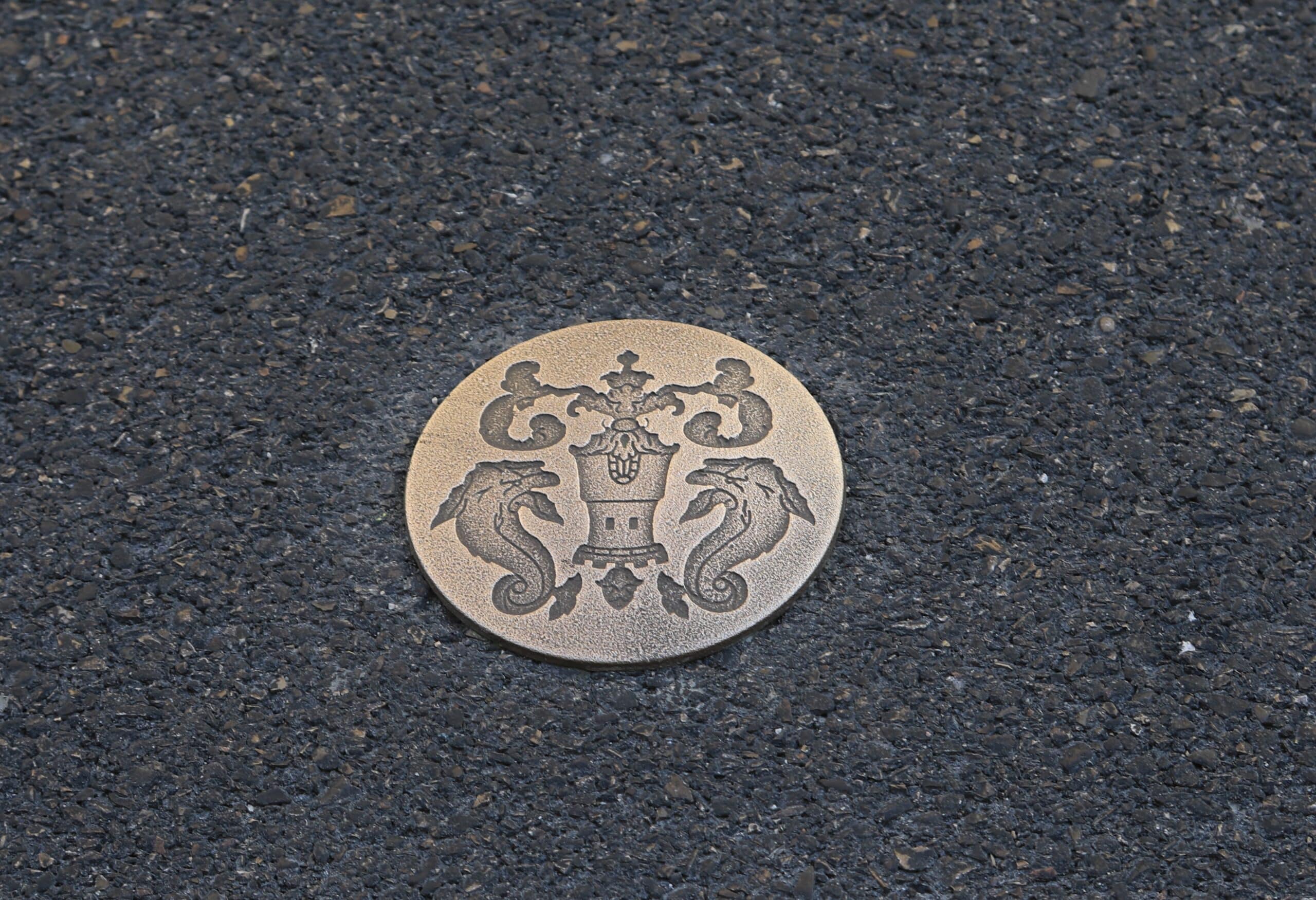 Clou en bronze personnalisé armoiries de La Tour-du-Pin